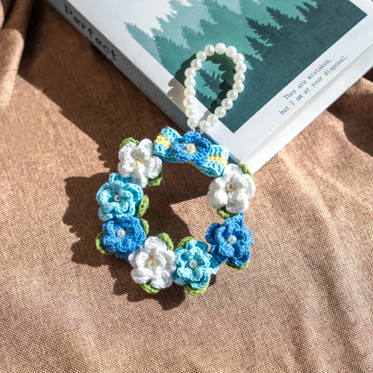 Mini couronne au crochet (terminée)