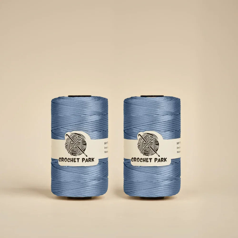 Aveline Glimmer Flat Yarn