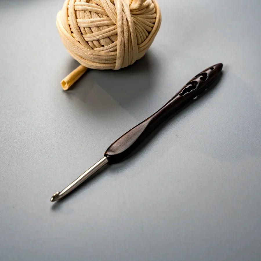 Crochet en bois de santal CrochetPark™
