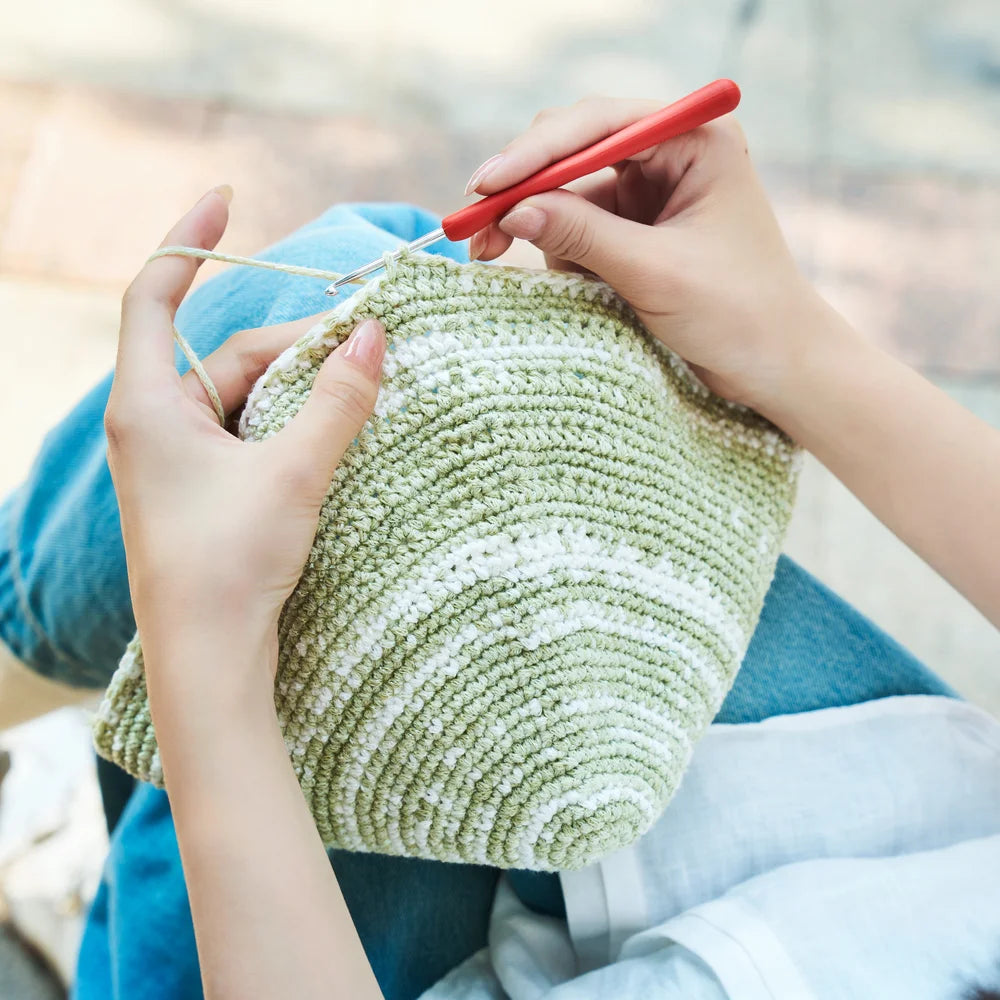 Summer Conch Hobo Crochet Kit