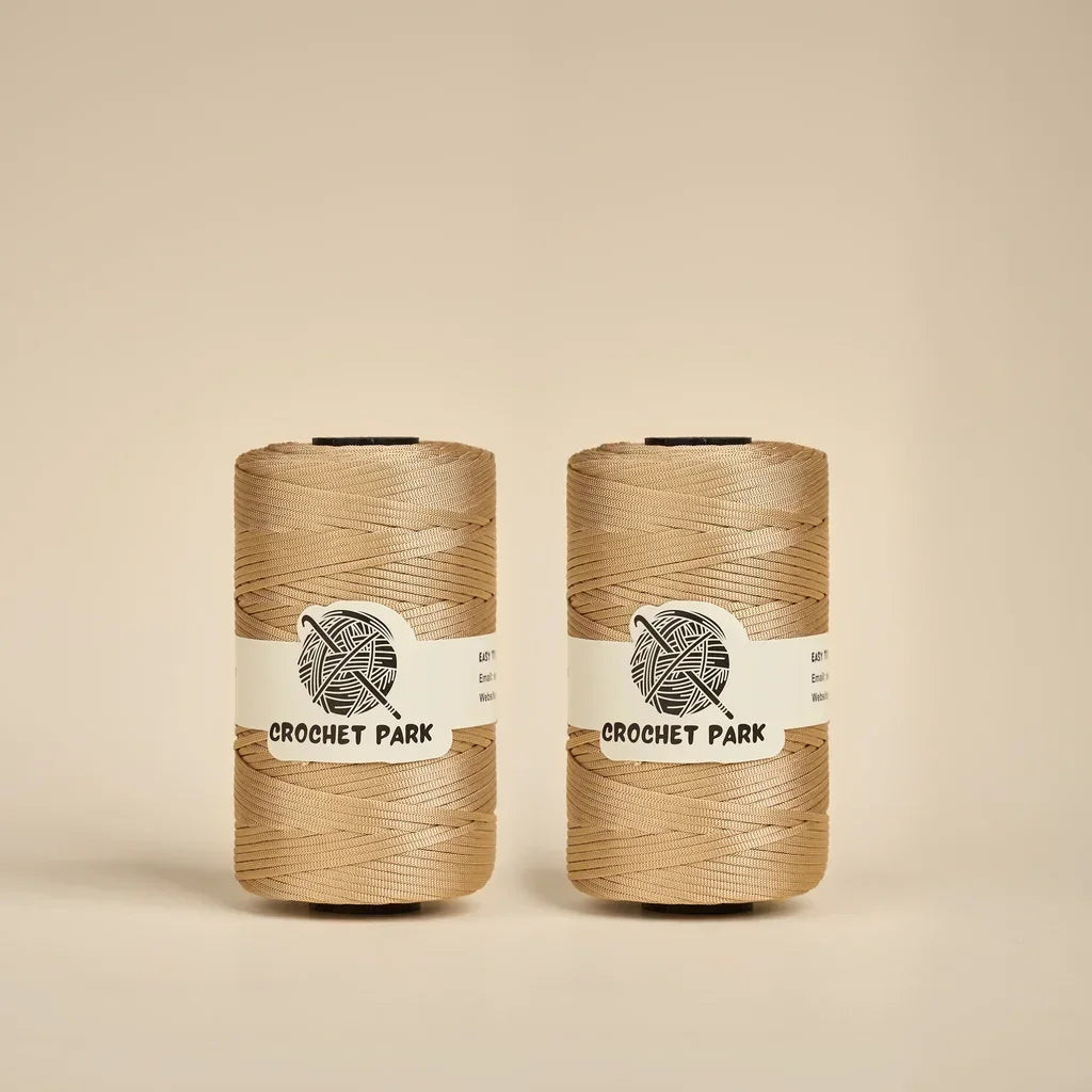 Aveline Glimmer Flat Yarn