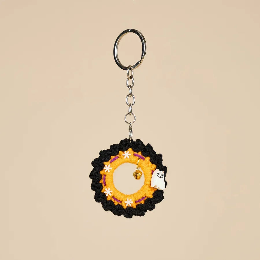 CrochetPark™ Handgefertigter gehäkelter Weihnachtsschlüsselanhänger