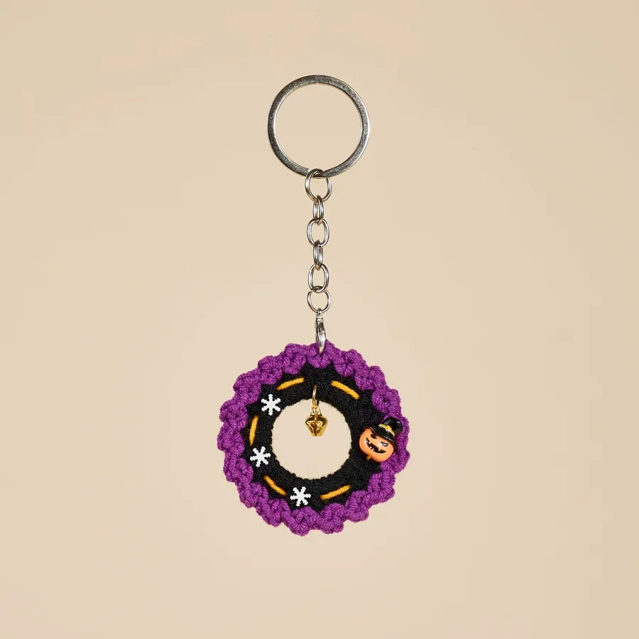 CrochetPark™ Handgefertigter gehäkelter Weihnachtsschlüsselanhänger