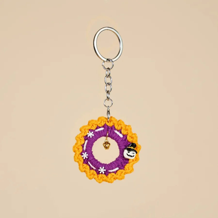 CrochetPark™ Handgefertigter gehäkelter Weihnachtsschlüsselanhänger