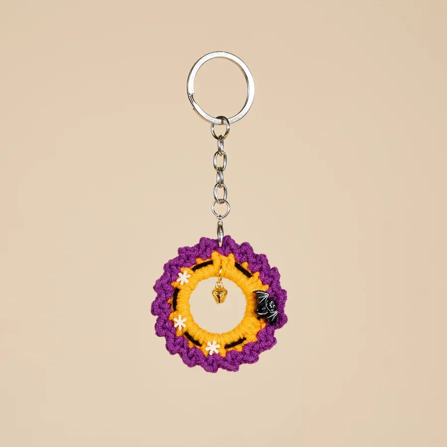 CrochetPark™ Handgefertigter gehäkelter Weihnachtsschlüsselanhänger