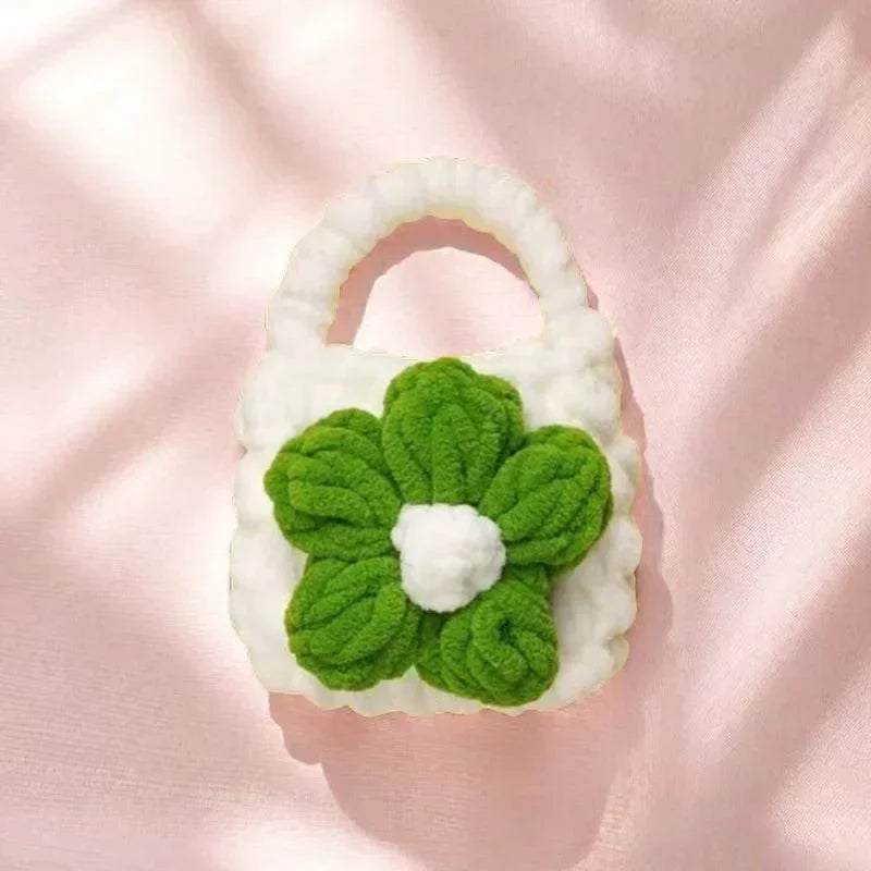 mini sac en peluche pour ranger le kit de crochet