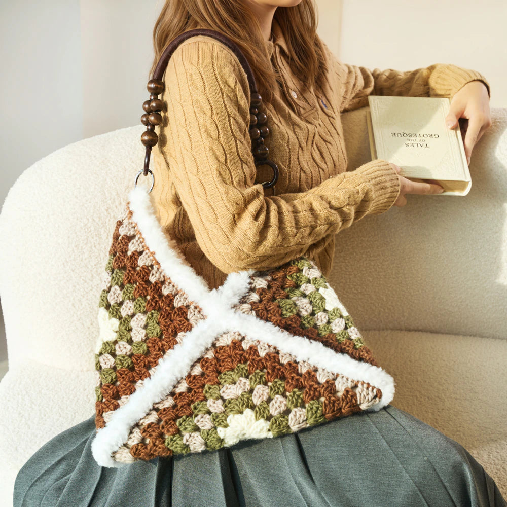Winter holiday wool hobo crochet kit