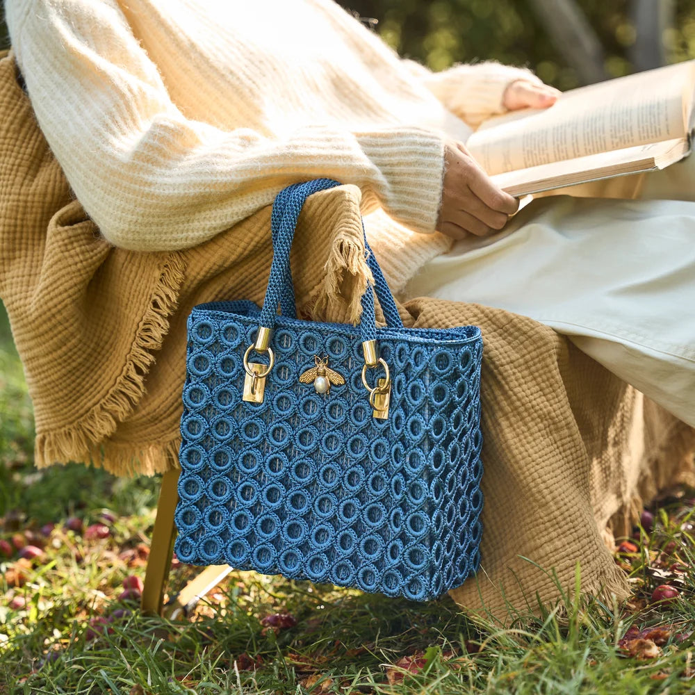 CrochetPark™ Garden Bee Crochet Bag Kit