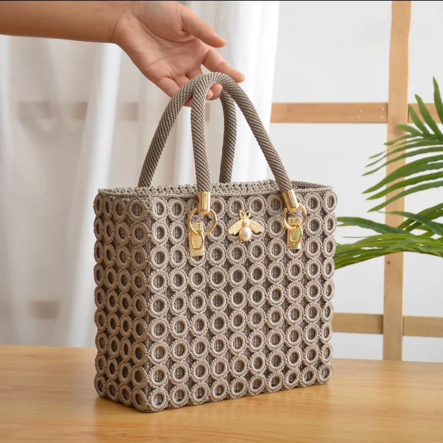 CrochetPark Garden Bee Crochet Bag Kit